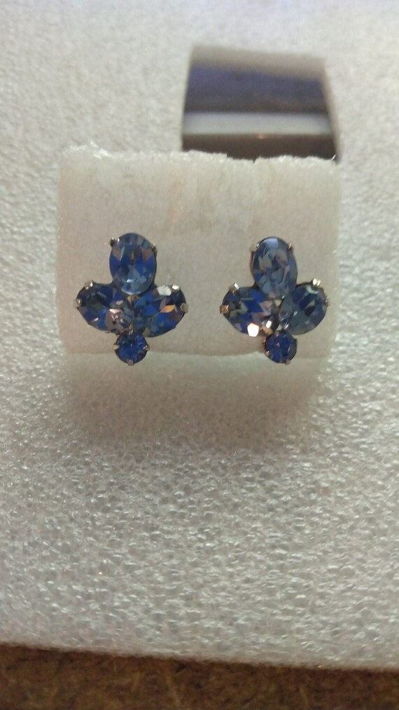 Coro blue rhinestone screw-back earrings