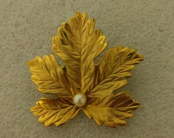 Winard 1970s-era gold-filled leaf brooch with genuine pearl