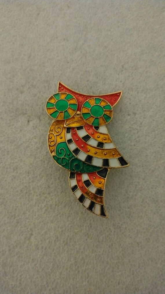 Mosaic-style owl brooch