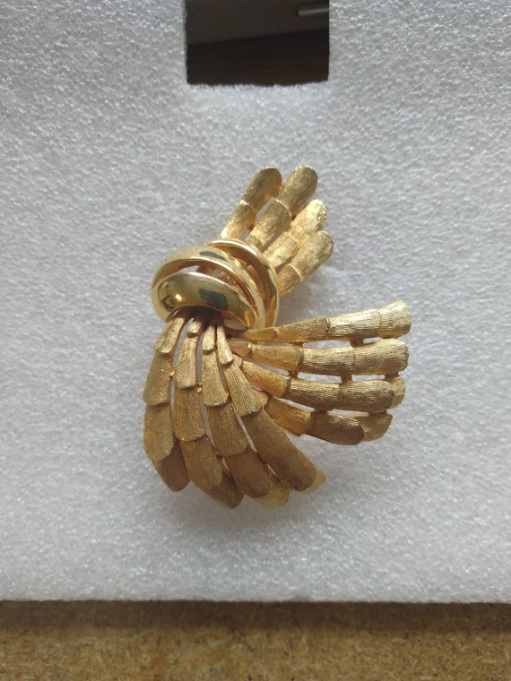 BSK 1960s-era gold-tone bamboo brooch