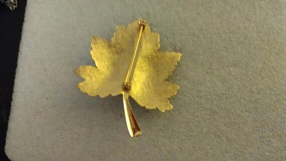 Sarah Coventry 1967 "Whispering Leaf" gold-tone m… - image 2