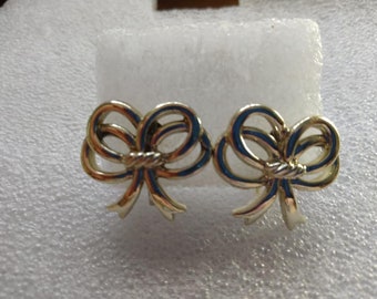 Sarah Coventry 1957 "Beau Catcher" bow gold tone clip-on earrings