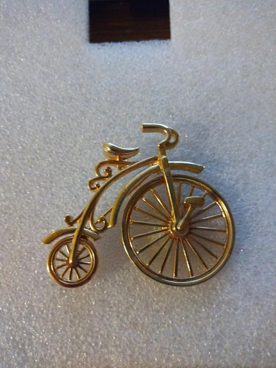 Avon 1995 "Heirloom Style Bicycle"  brooch