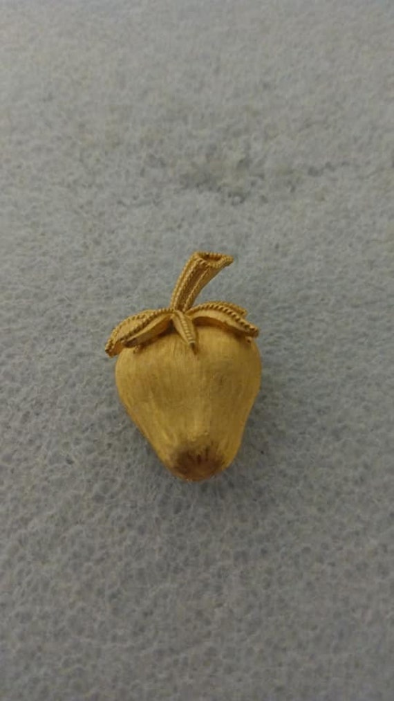 1960s-era Small gold-tone Trifari strawberry pin