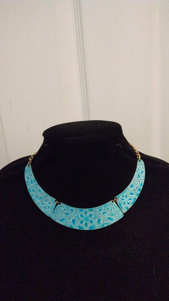 Coro/Lisner blue ceramic bib necklace