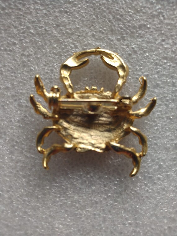 Gold tone crab brooch - image 2