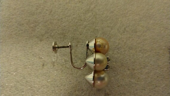 Coro faux pearl and rhinestone screw-back earrings - image 7