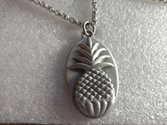 Hand-crafted Woodbury Pewter art deco pineapple p… - image 1