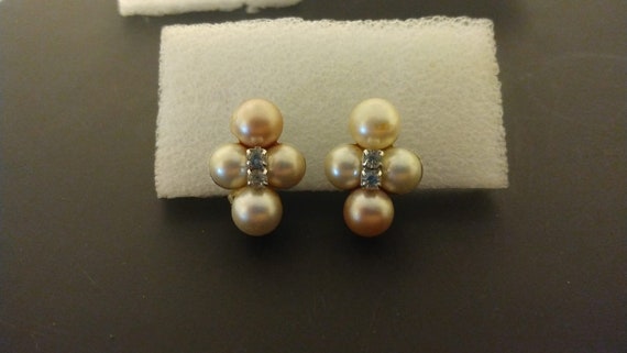 Coro faux pearl and rhinestone screw-back earrings - image 1
