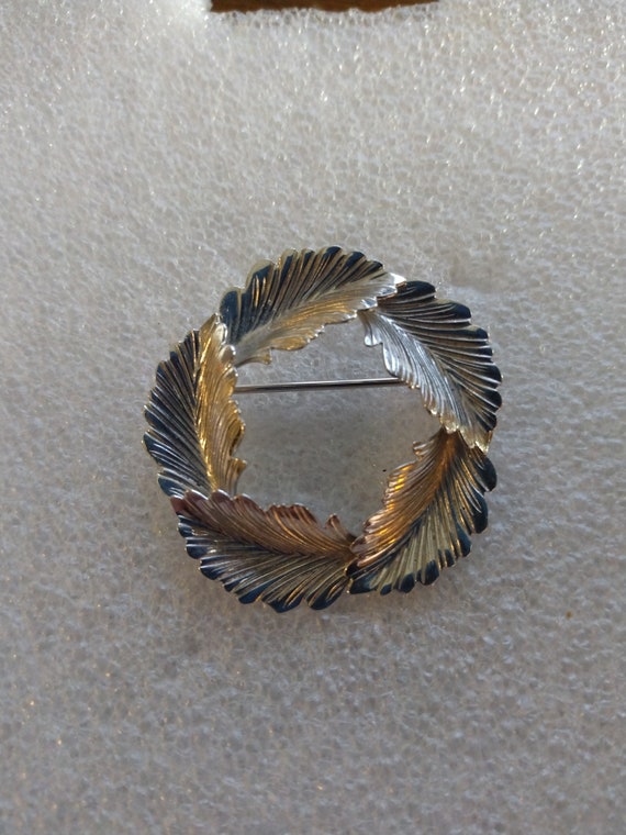 1960s-era Beau Sterling silver leaf wreath brooch