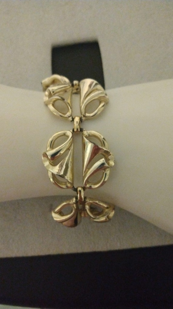 Coro gold-tone bracelet - image 2