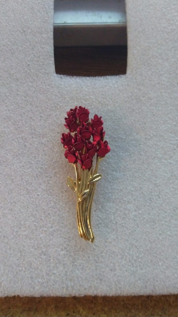 Danbury Mint 1997 bouquet of a dozen red roses bro
