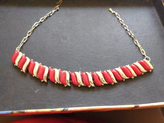 Red and gold tone stripe necklace - image 2