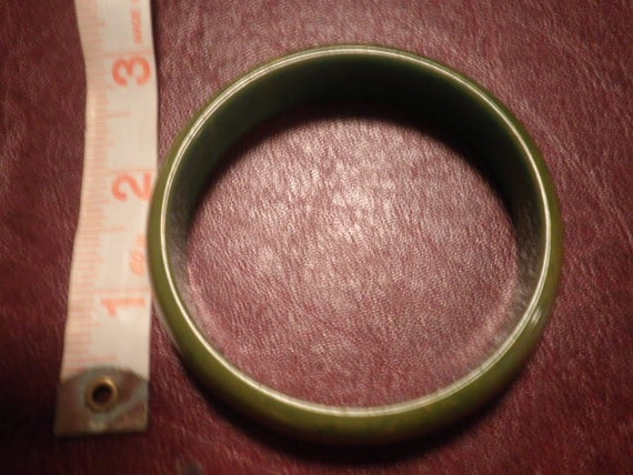 Dark green bakelite bangle - image 2