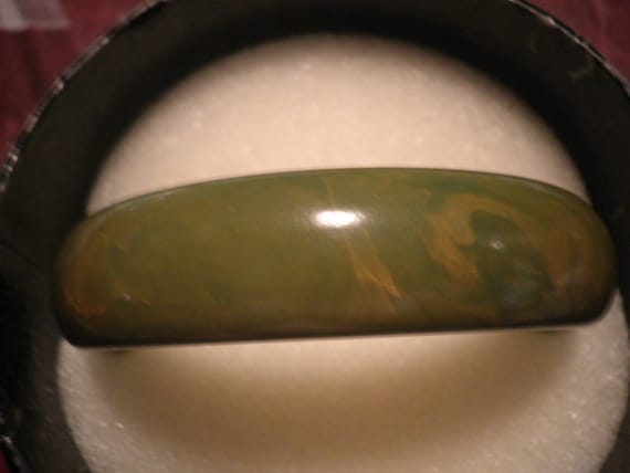 Dark green bakelite bangle - image 1