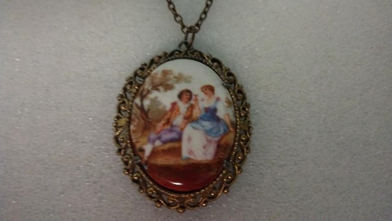 Rococo-style courting couple porcelain pendant ne… - image 1