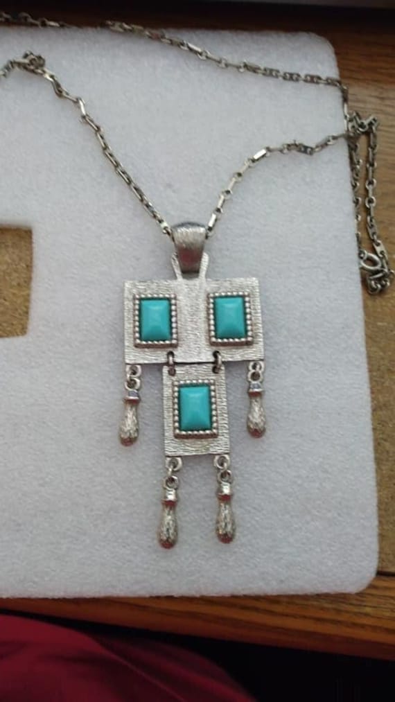 Sarah Coventry 1971 "Folklore" faux turquoise pend