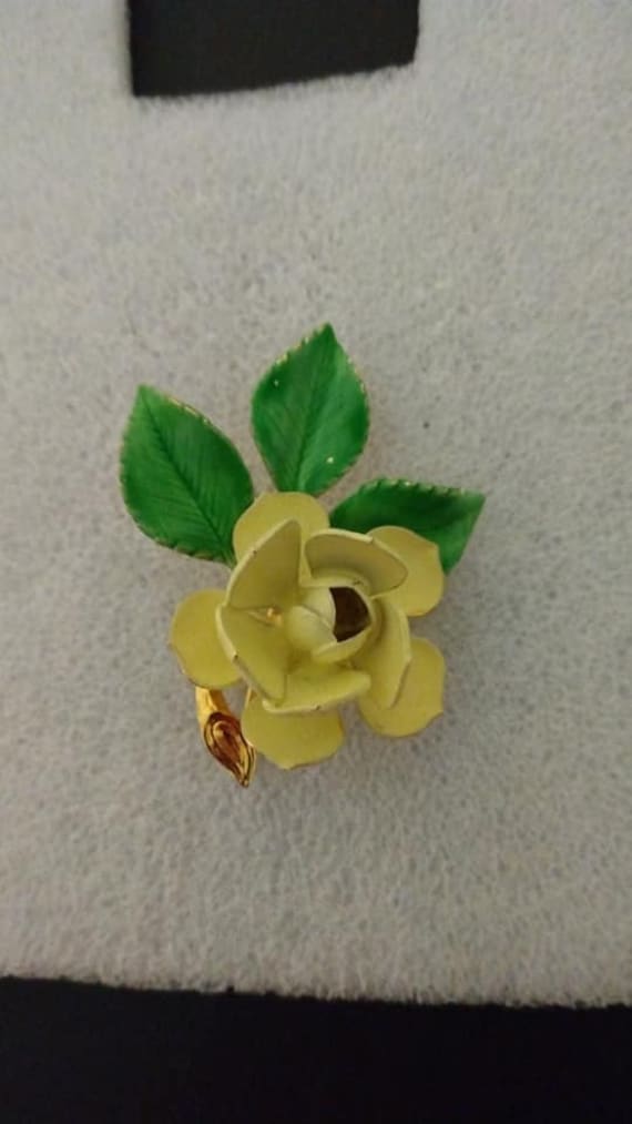 Giovanni yellow rose brooch