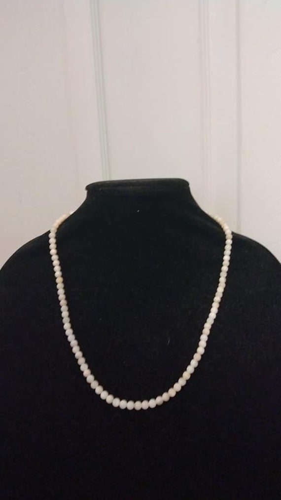 White agate bead necklace
