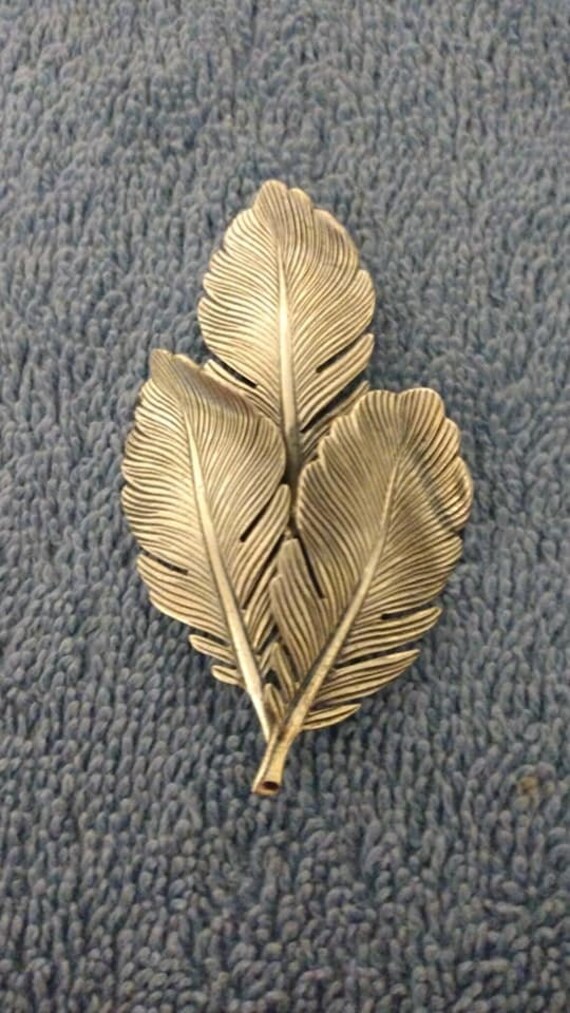 Beau Sterling silver three-leaf brooch - image 2