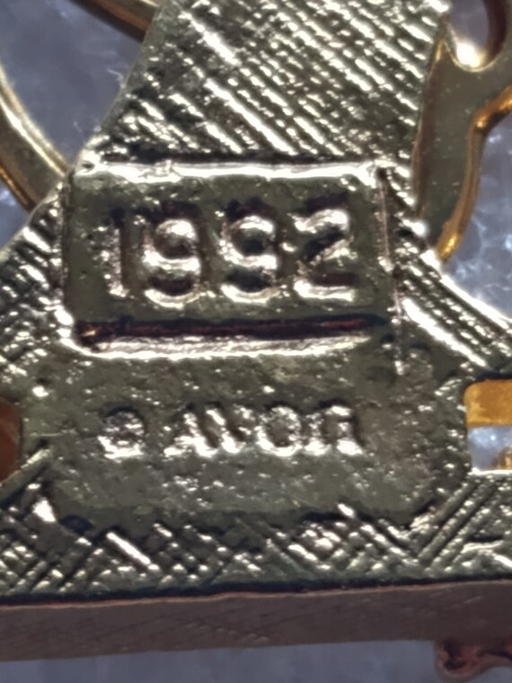 Rare Avon 1992 Presidents Club brooch - image 3