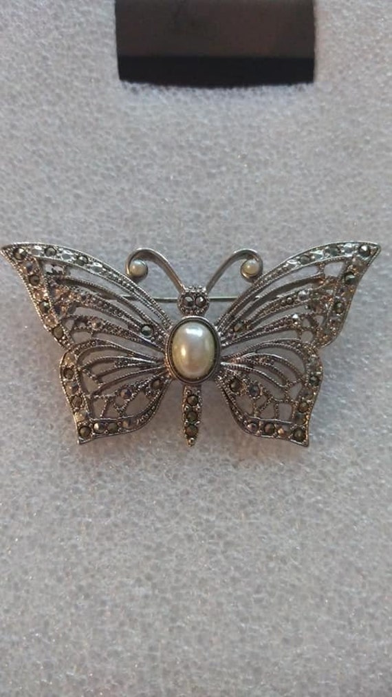 1928 brand  marcasite butterfly faux pearl brooch - image 1