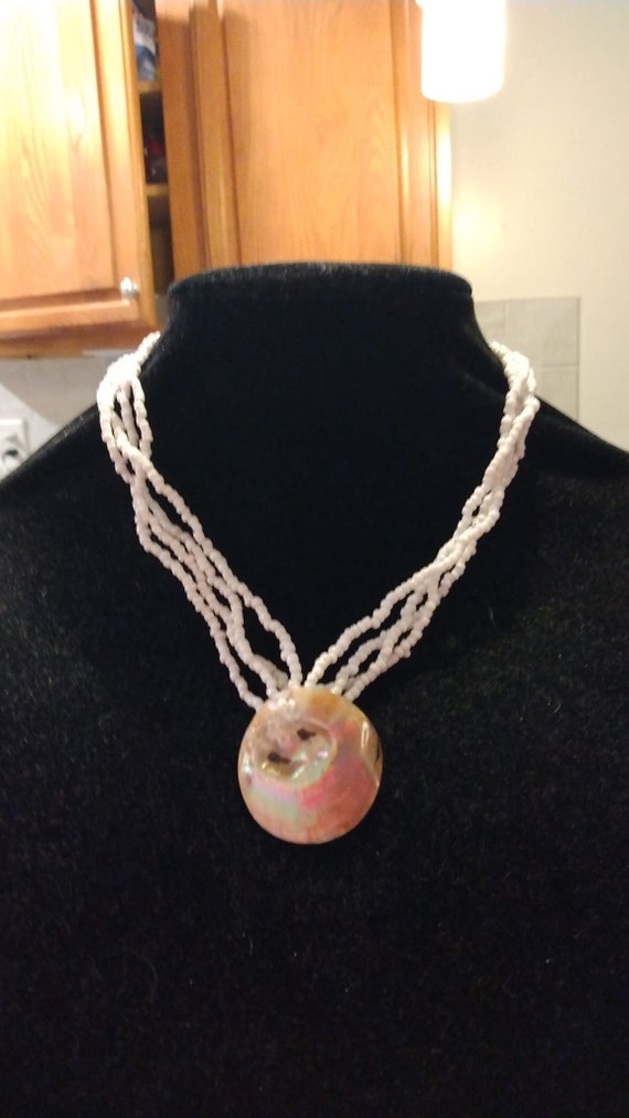 Genuine mother-of-pearl seashell necklace and bra… - image 2