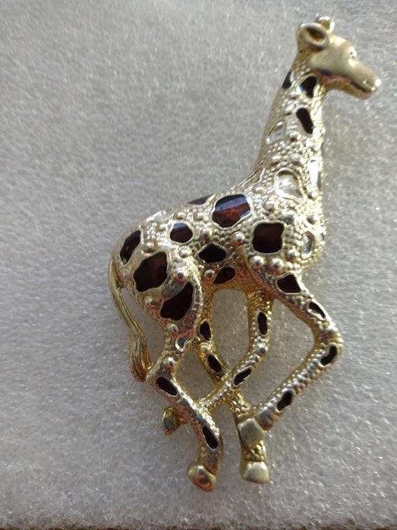 Kenneth Cole 1980s-era giraffe brooch