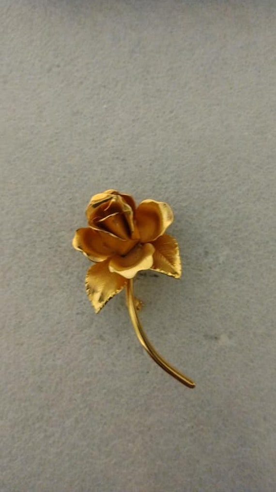 Giovanni gold-tone rose brooch