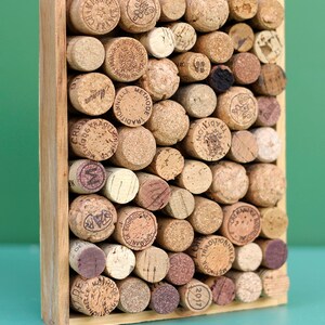 Pinnwand Korken + Holzkiste DIY Upcycling  Deko für die Küche zum Hinstellen - Geschenk