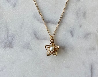 16K Gold Plated Gold Flower Faux Pearl Necklace Pendant, Unique minimal necklace, Botanical, Necklace for her, Gift for her