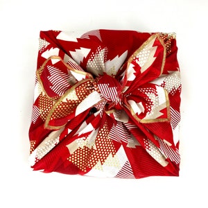 Geschenktuch Furoshiki Weihnachten rot mit Tannenbäumen Bild 3