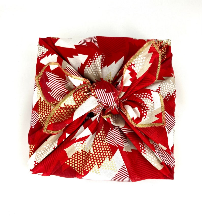 Geschenktuch Furoshiki Weihnachten rot mit Tannenbäumen Bild 3