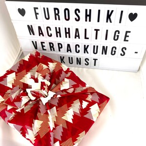 Geschenktuch Furoshiki Weihnachten rot mit Tannenbäumen Bild 5