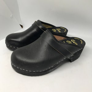 Black vintage 90s shoes, kid's shoes, slippers, size 35, black leather, swed shoes, mid sole, open back, small shoes image 1