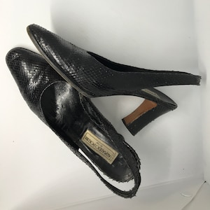 Vintage 80s slingbacks shoes, black leather shoes, size 38 1\2, italian shoes, point toe, block heels