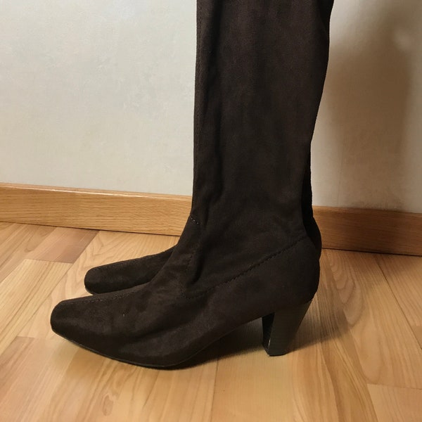 Chaussures brunes vintage des années 80, bottes slouch pour femmes, taille 39 UE, point orteil, talons mi-, bottes en daim brun, en dessous du genou de haut