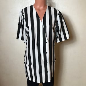 Long vintage 80s shirt, striped black and white pattern, short sleeves, double button up front, medium size