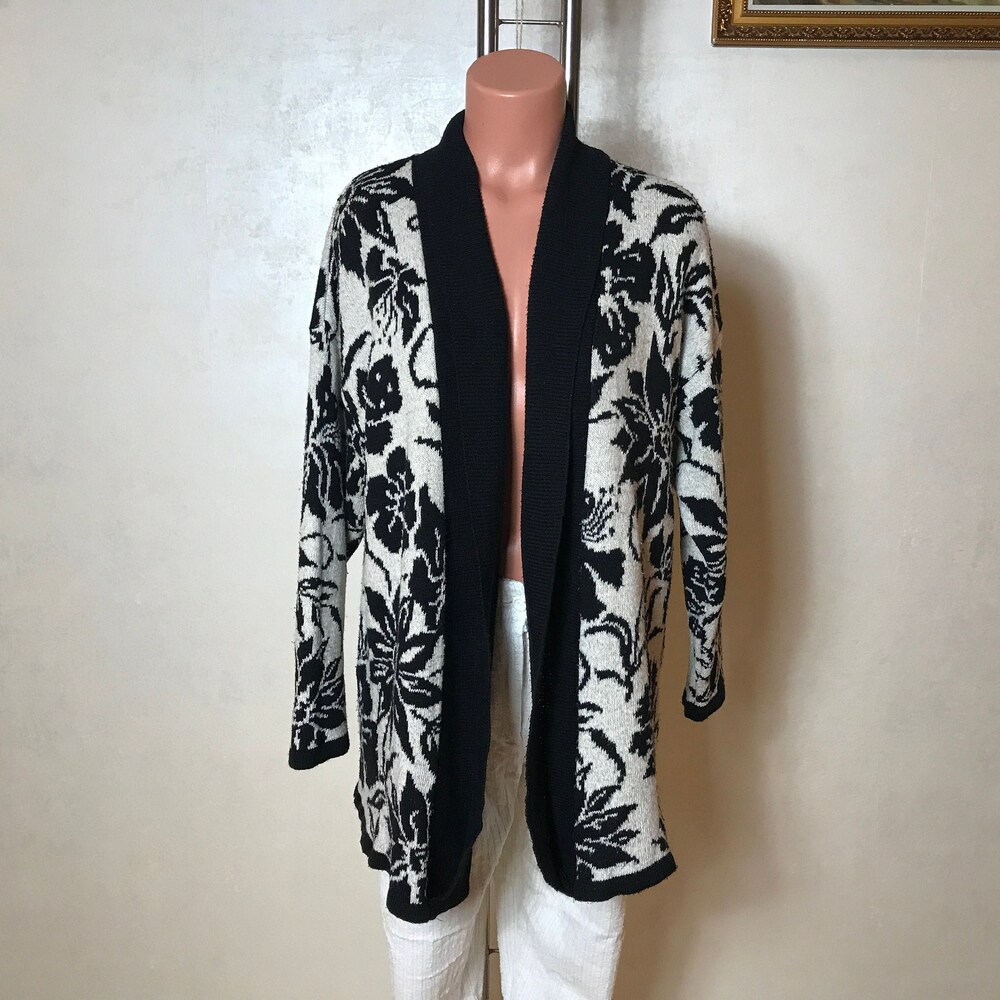 Warm Autumn, Knitted Cardigan, Floral Print,Vintage Womans Cardigan, Black An White, Long Length, No Fastening, Long Sleeves Startees