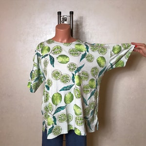 White vintage T-shirt, green lime print, shrot sleeves, cotton fabric, large size, summer T-shirt
