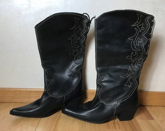 Vintage 80s cowboy boots, size 38, black leather, point toes, mid block heels, women's boots, mid high boots, demi season