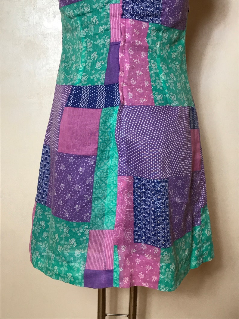 empire waist purple green blue sleeveless dress different prints A-line small size Vintage 60s dress mini length