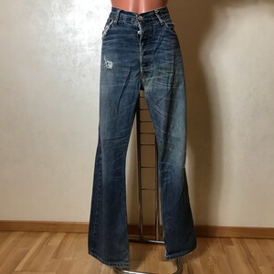 Levi&#39;s vintage 90s jeans, cotton fabric, medium-large size, blue jeans, mid rise, button fly, straight design, casual jeans