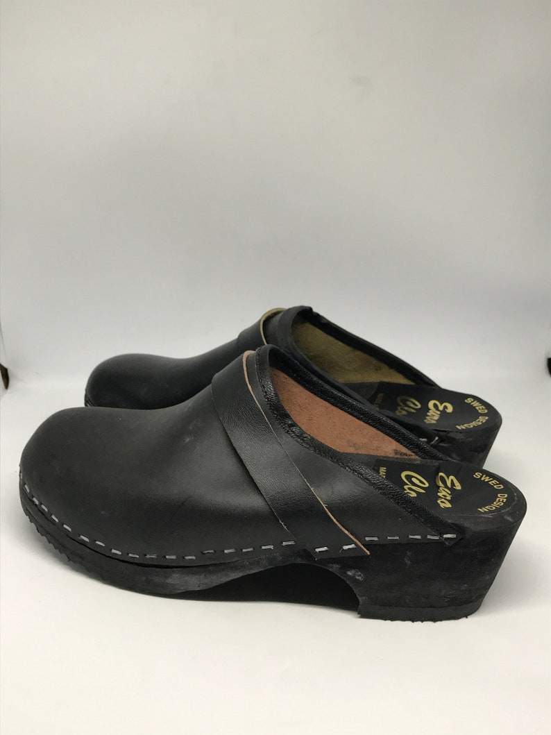 Black vintage 90s shoes, kid's shoes, slippers, size 35, black leather, swed shoes, mid sole, open back, small shoes image 6