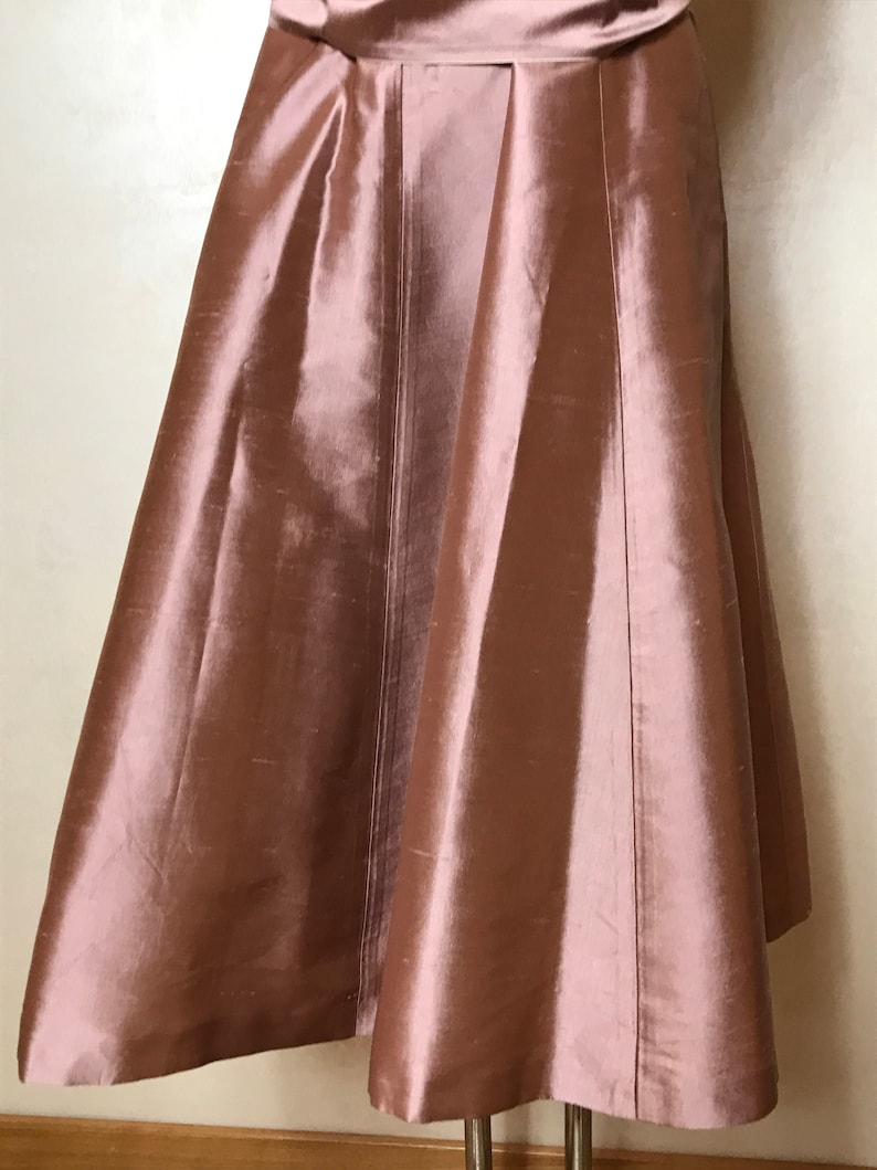 medium size silk fabric Pink vintage 90s elegant dress fit and flare knee length formal event strapless sweetheart