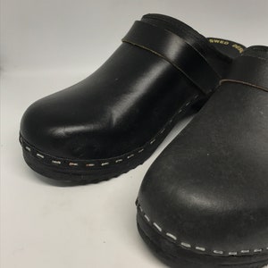 Black vintage 90s shoes, kid's shoes, slippers, size 35, black leather, swed shoes, mid sole, open back, small shoes image 4