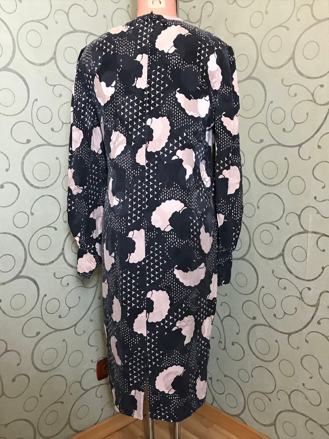 Vintage Dress Collection: 70s Silk, Shirtdresses & Kaftan Styles, Sizes S-M, foto 2 di 5