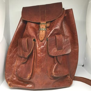 Colección de bolsos vintage de los 80: Mochilas de cuero, bolsos cruzados, riñoneras, bolsos de paja y algodón.