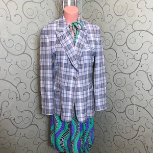 Vintage womans jacket Plaid print in blue shades Wool fabric One button V-neckline Long sleeves Medium size