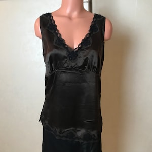 Silk vintage 90s blouse, brown silk, medium-large size, sleeveless, V-neckline, lace details, elegant blouse